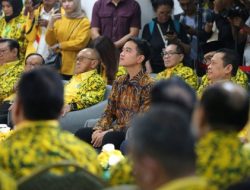 [Update] Burhanuddin Muhtadi-Effendi Gazali: Duet Prabowo-Gibran Untungkan Amin, Rugikan Ganjar-Mahfud
