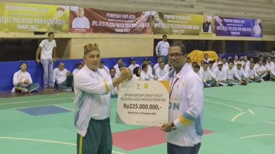 [Update] BSI Serahkan Bantuan Jersey Untuk Atlet Pelatda PON Aceh